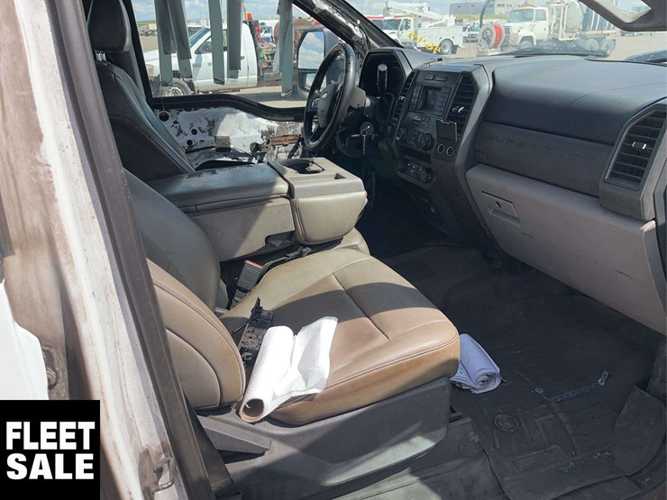 2021-ford-f350-image-18