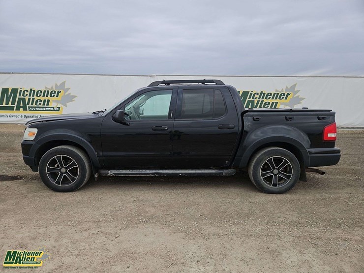 ford-explorer-sport-trac-image-7