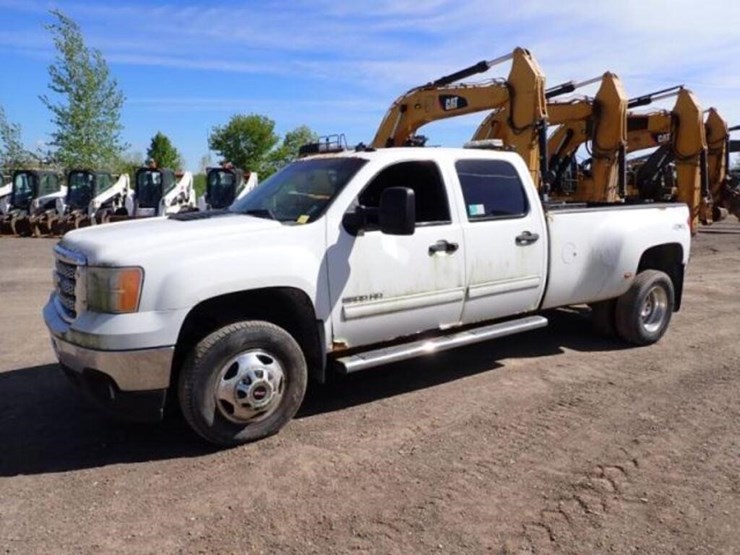 2014-chevrolet-silverado-3500hd-image-1