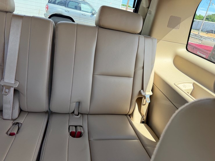 2007-cadillac-escalade-image-75