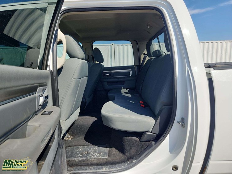 2014-dodge-1500-image-15