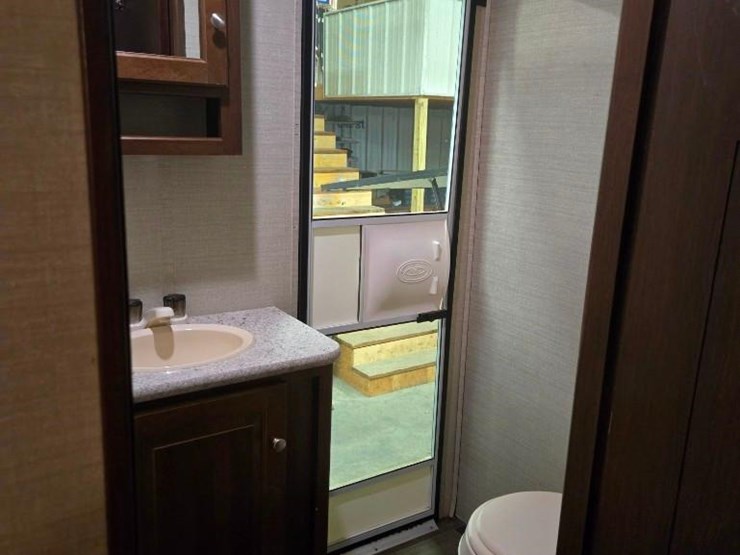 2016-keystone-camper-image-19
