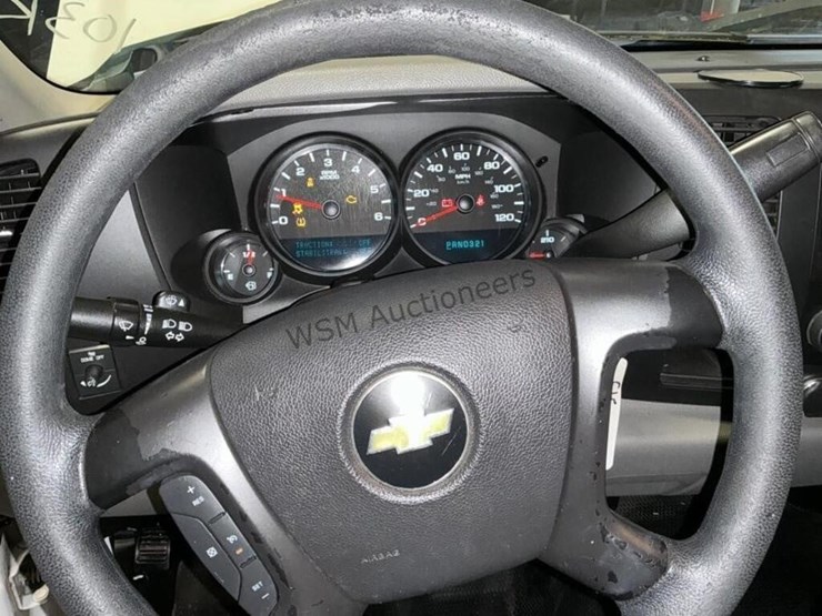 2012-chevrolet-silverado-1500-image-17