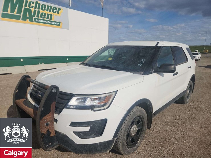 2017-ford-explorer-image-1