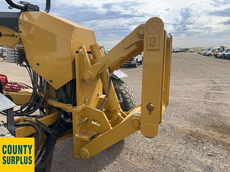 caterpillar-160m-awd-image-28
