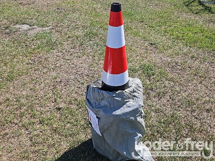 unused-fluorescent-safety-traffic-cones,-20-pieces-image-4
