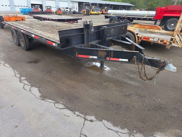 1999-18'x102"-flatbed-trailer-image-1