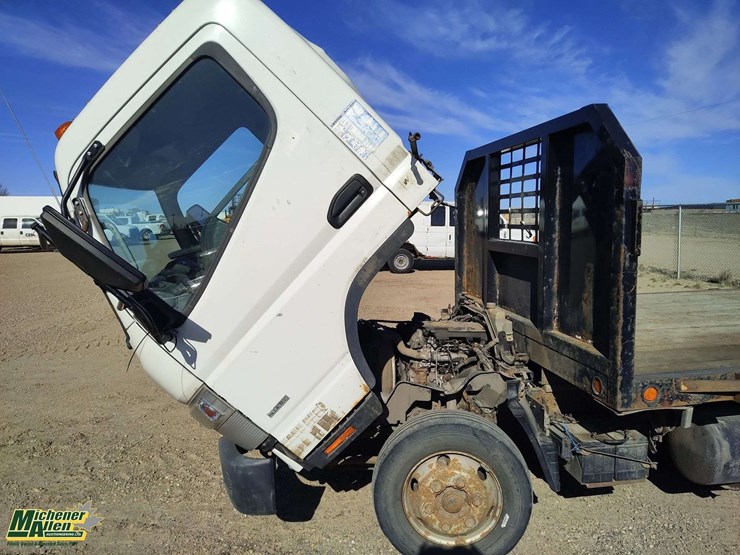 2015-mitsubishi-fuso-fe180-image-23