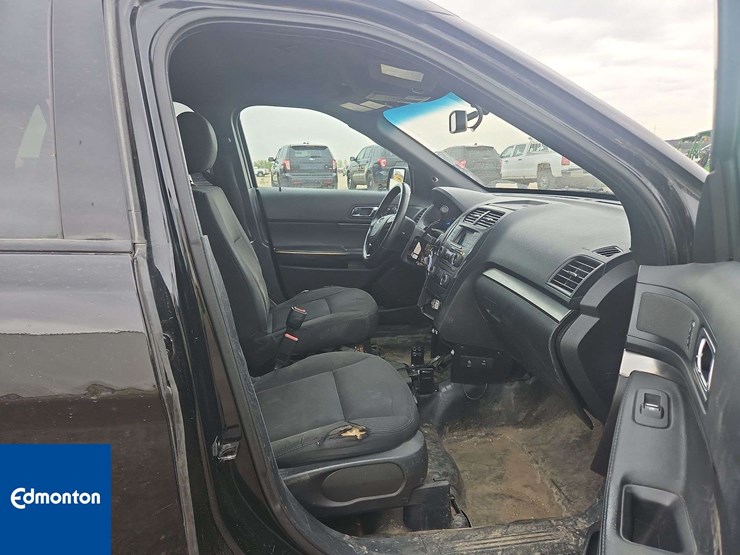 2018-ford-explorer-image-34