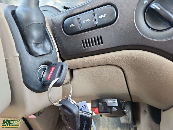 2004-ford-expedition-image-11