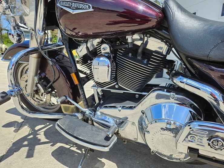 #6179-•-2006-harley-davidson-road-king-motorcycle-image-31
