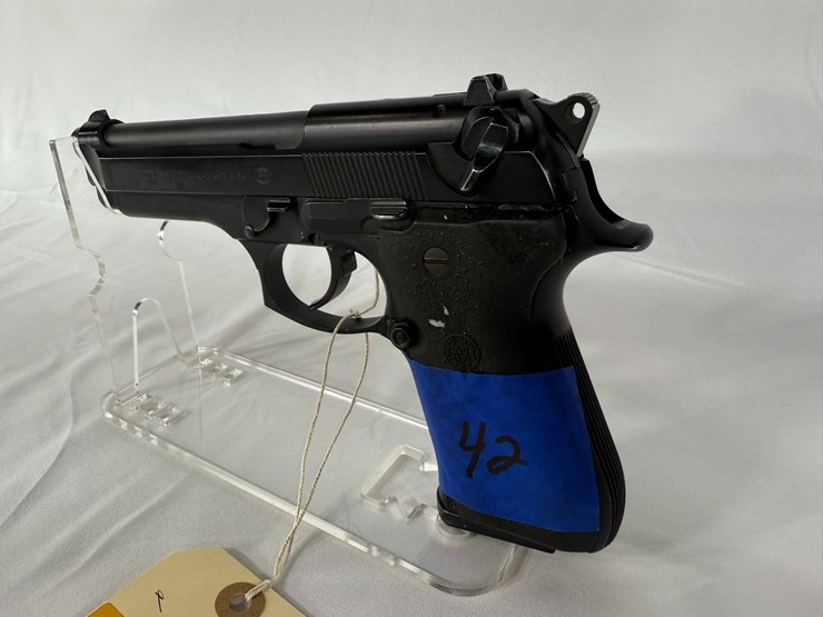 #42-•-beretta-96-40-pistol-ber000470-image-7