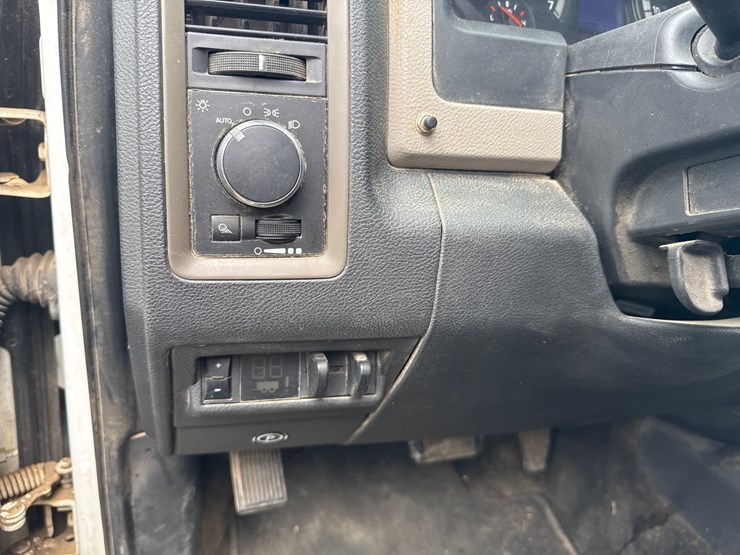 2012-dodge-ram-2500-image-38