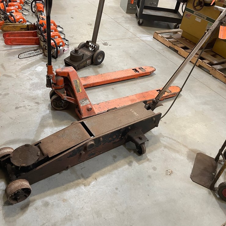 #10233 • Heavy Duty Truck Air Jack