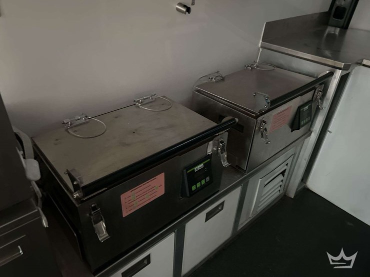 2021-mercedes-benz-sprinter-4500-image-30