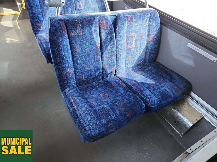 2006-new-flyer-d40lf-image-33
