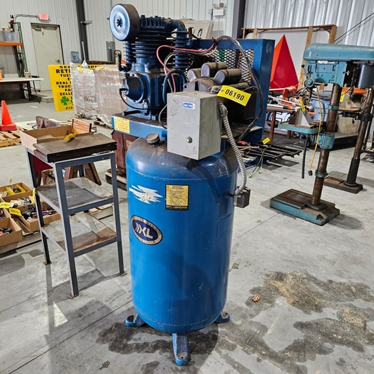 #6190 • 1992 Excel XL45680203V5 AIr Compressor