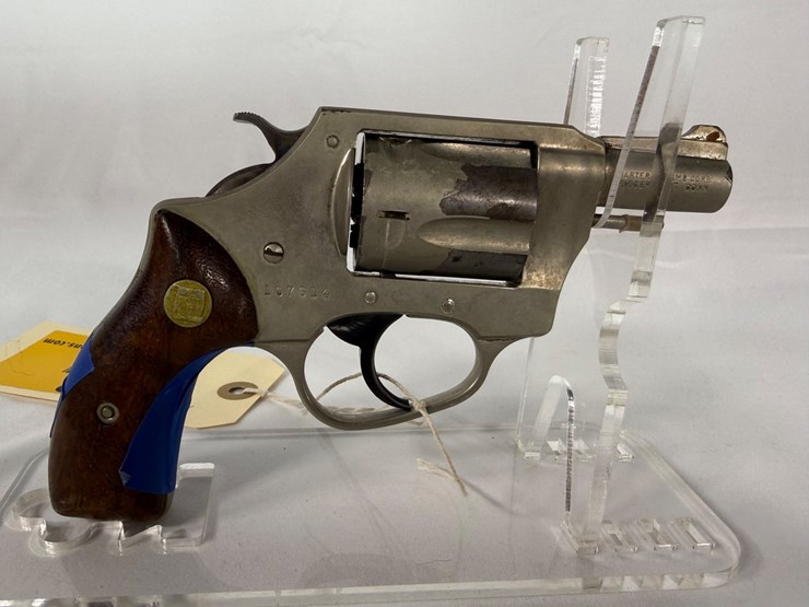 #72-•-charter-arms-undercover-38-special-revolver-107614-image-10