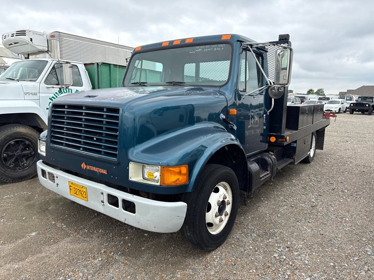 1990-international-4600-image-1