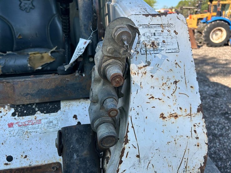 bobcat-t320-image-11