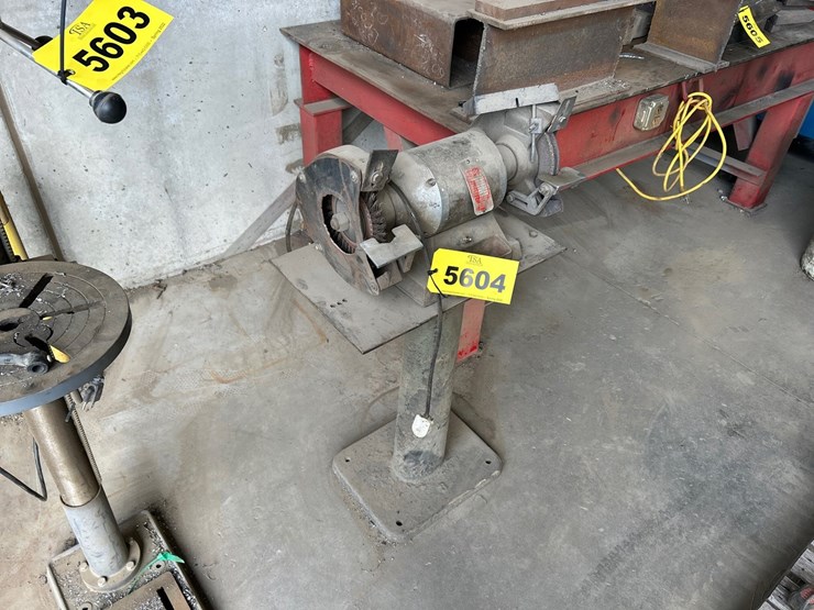 #5604-•-wissota-bench-grinder-w/-stand-image-1