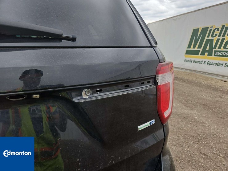 2018-ford-explorer-image-21