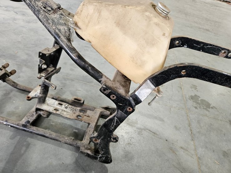 #6274-•-motorcycle-frame-and-gas-tank-image-12