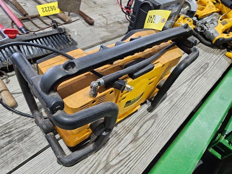 #6248-•-dewalt-radio-image-3