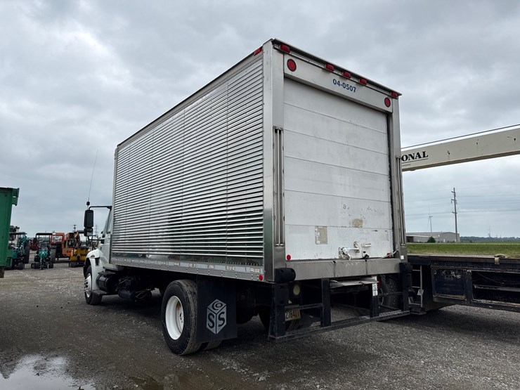2004-international-durastar-4300-image-5
