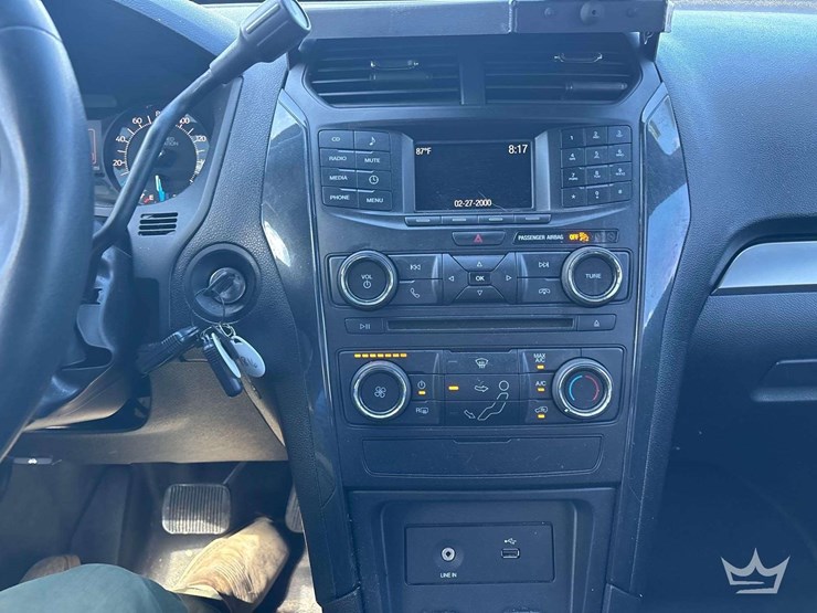 2017-ford-explorer-image-13