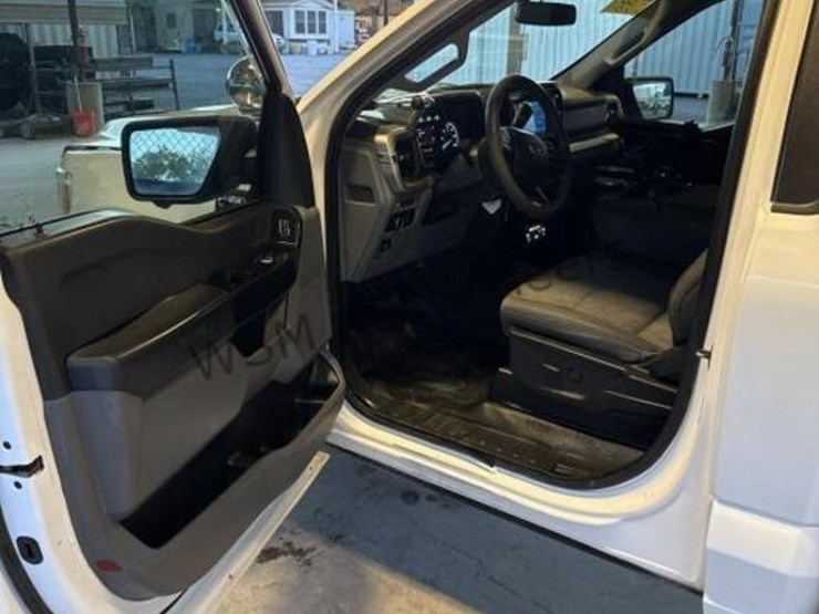 2021-ford-f150-image-24
