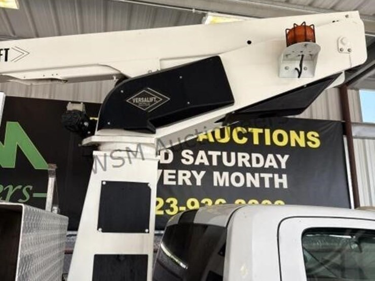 2015-ram-4500-bucket-truck-image-12