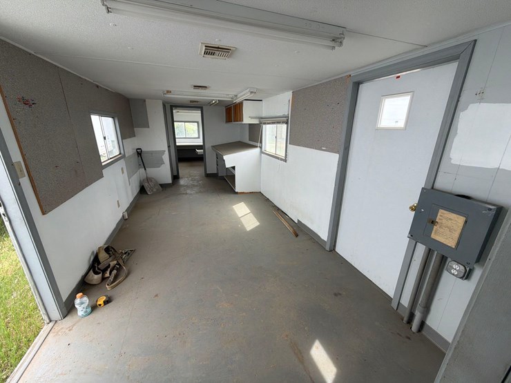 mobile-office-trailer-image-18