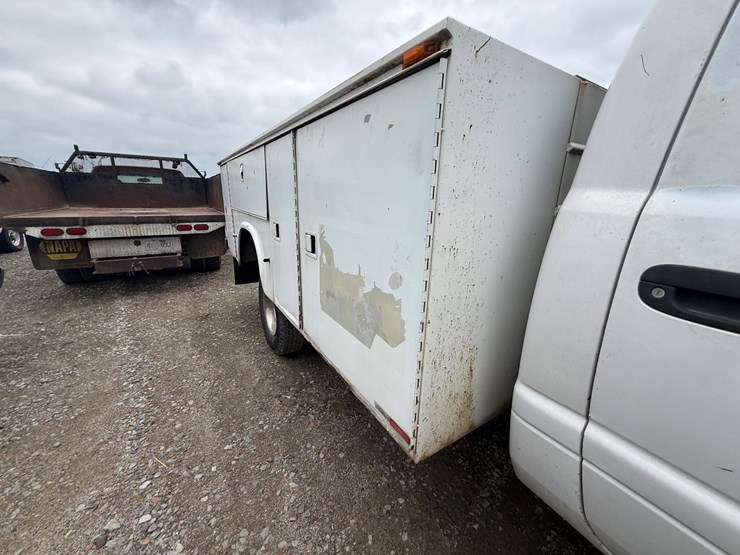 2001-dodge-ram-3500-image-25