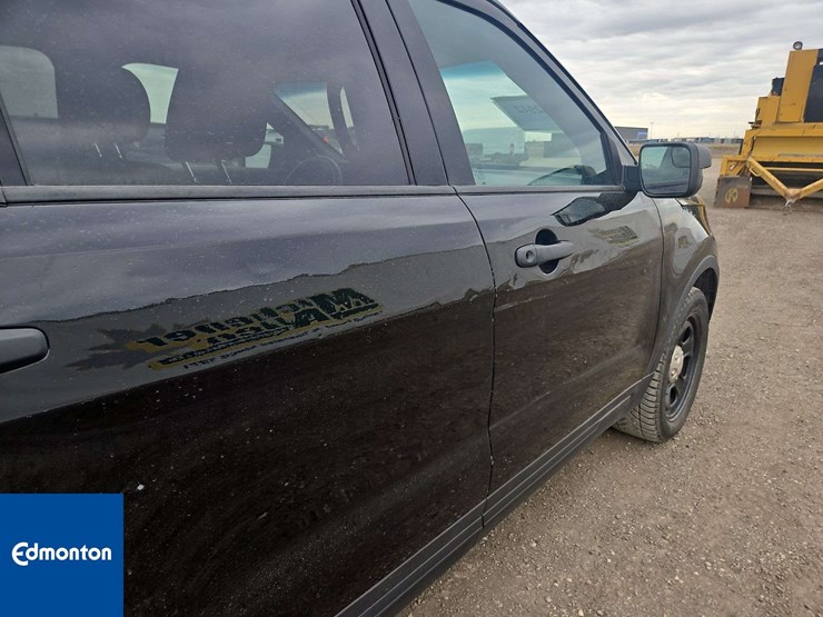 2018-ford-explorer-image-16