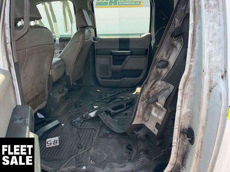2021-ford-f350-image-15