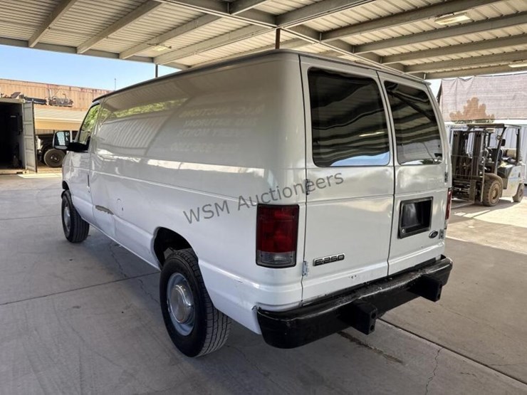 2006-ford-cargo-image-7