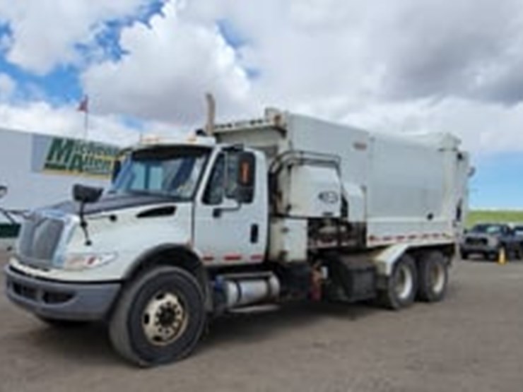 international-workstar-7400-image-5
