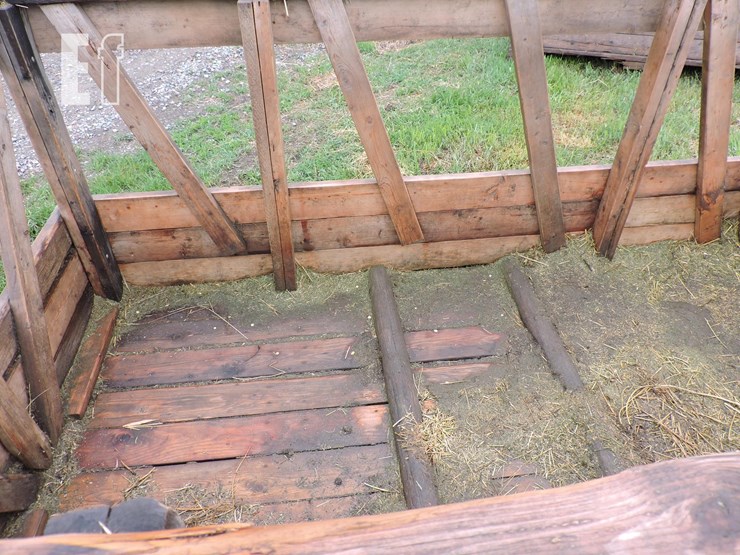 wooden-hay-feeder-295-image-3