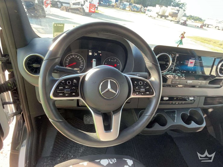 2021-mercedes-benz-sprinter-3500-xd-image-11