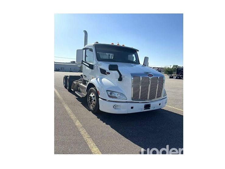 2017-peterbilt-579-image-2