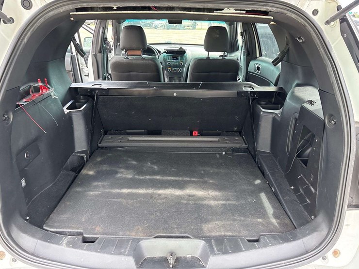 2017-ford-explorer-image-21