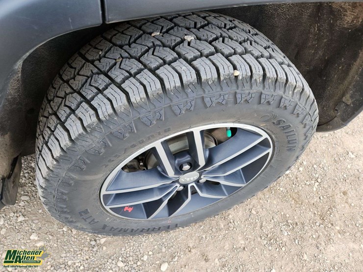 2017-jeep-grand-cherokee-image-12