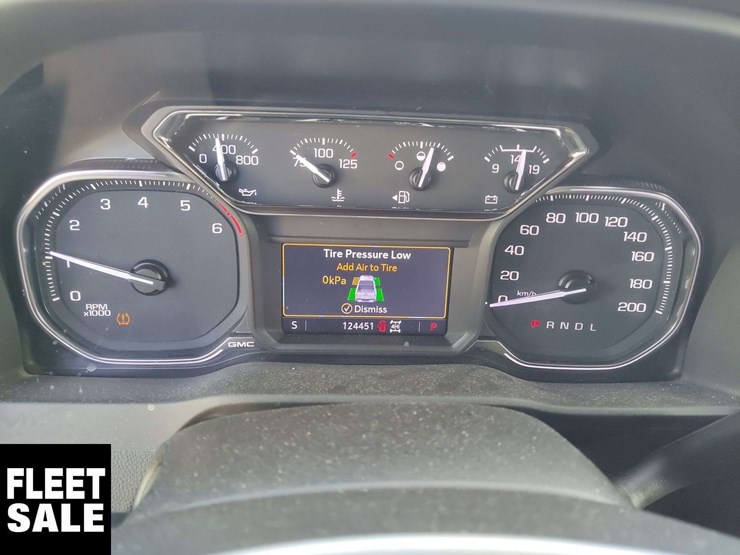 2023-gmc-sierra-2500hd-image-8