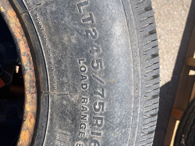 #8788-•-(2)-tires-image-3