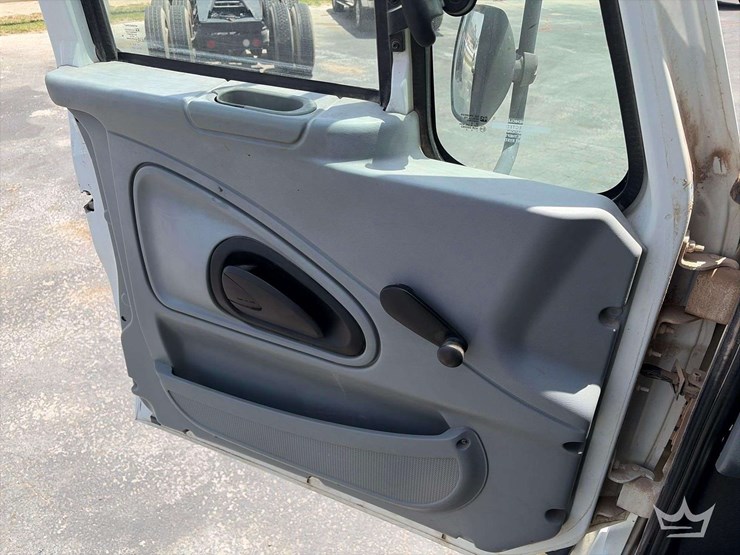 2007-international-durastar-4300-image-9