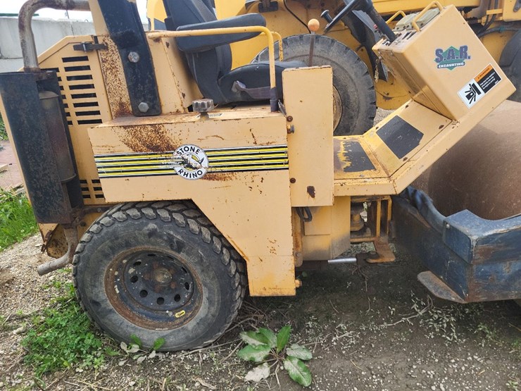 stone-rhino-roller-image-30