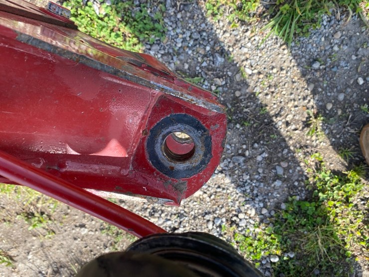new-holand-7050-4x4-rd-baler-image-38