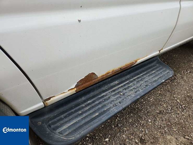 2014-ford-cargo-image-38