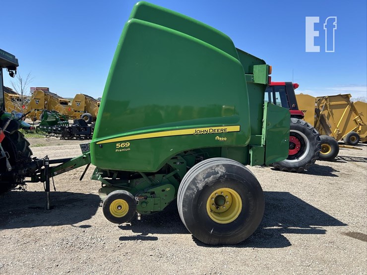 2012-john-deere-569-premium-image-2